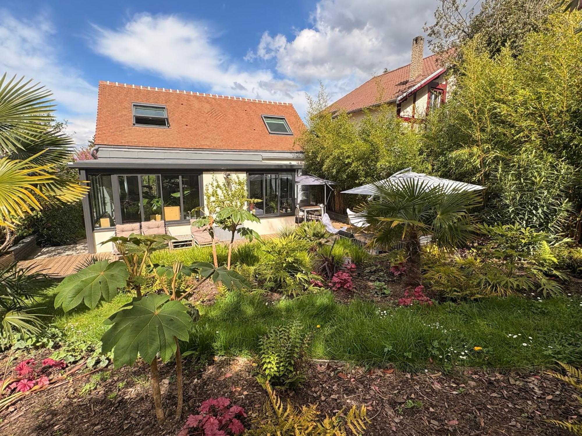 Villa A Louveciennes Exteriör bild